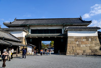 Higashi-ote-mon (East Gate)