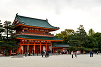 Oten-mon Gate and inner courtyard