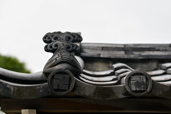 Tile at Sengaku-ji